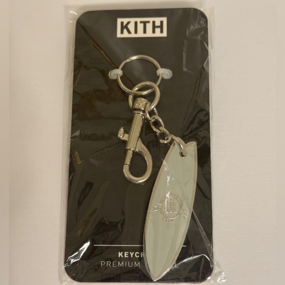 Kith Hamptons Surfboard Keyring - Picture 4 of 4